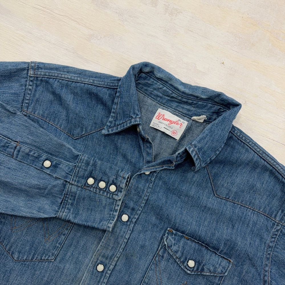 VTG Wrangler Sanforized Pearl Snap Denim Jean Shirt Long Tail Blue 16.5x33 USA